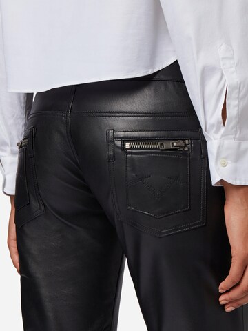 Slimfit Pantaloni di RICANO in nero