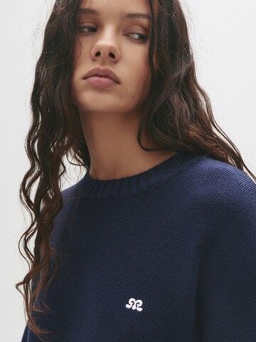 Pull&Bear Tröja i blå