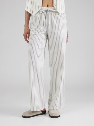 Regular Pantalon 'ELLA' SISTERS POINT en beige : devant