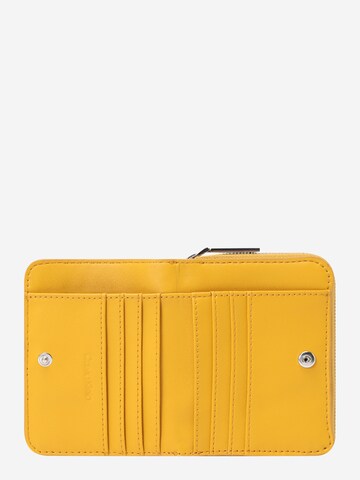 Calvin Klein - Cartera en amarillo