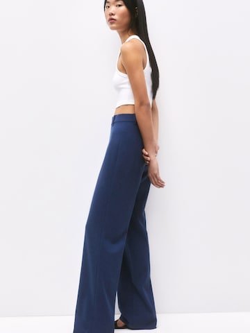 Pull&Bear Wide leg Trousers with creases in Blue: front