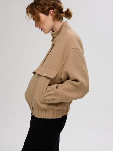 SELECTED FEMME Overgangsjakke i brun