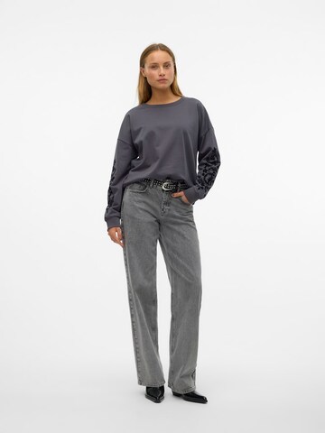VERO MODA Μπλούζα φούτερ 'VMHELEN TRINA' σε γκρι