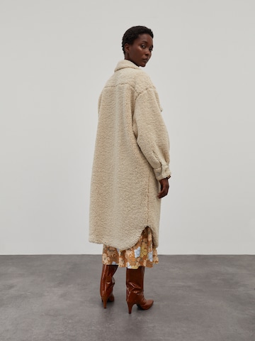 EDITED Between-Seasons Coat 'Henrietta' in Beige