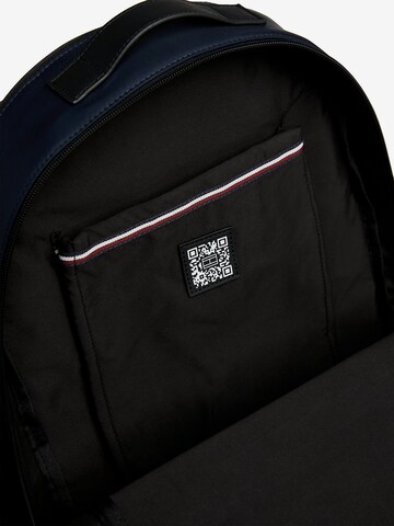 TOMMY HILFIGER Rucksack in Blau