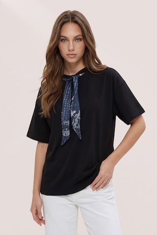 Tricou de la Trendyol pe negru: față