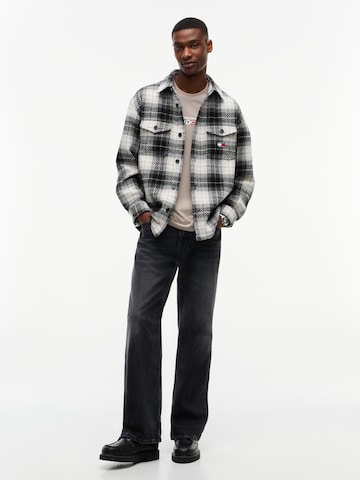 Tricou 'NYC' de la Tommy Jeans pe gri