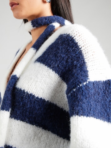 About You x Romina Palm Gebreid vest in Wit
