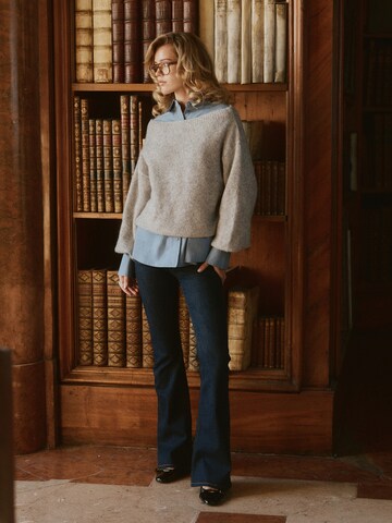 millane Flared Jeans in Blue