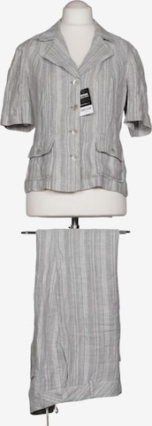 MADELEINE Anzug oder Kombination L in Grau: Vorderseite