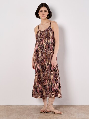 Robe d’été Apricot en marron : devant