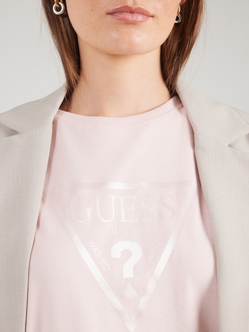GUESS T-shirt i rosa