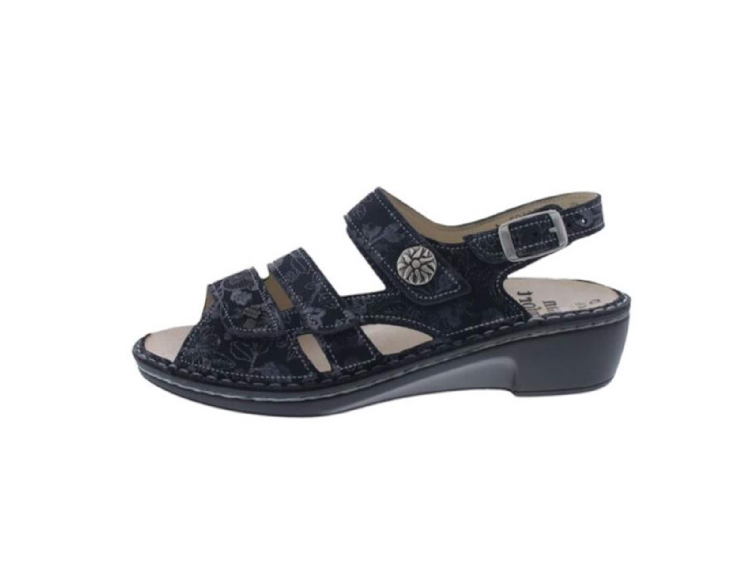 Finn Comfort Sandale in Schwarz: Vorderseite