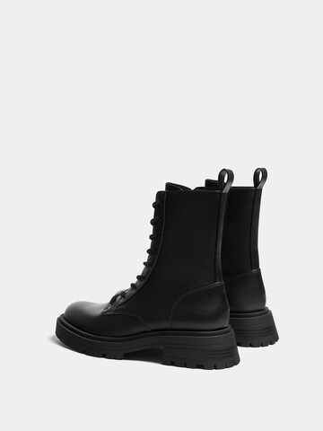 Pull&Bear Schnürstiefelette in Schwarz