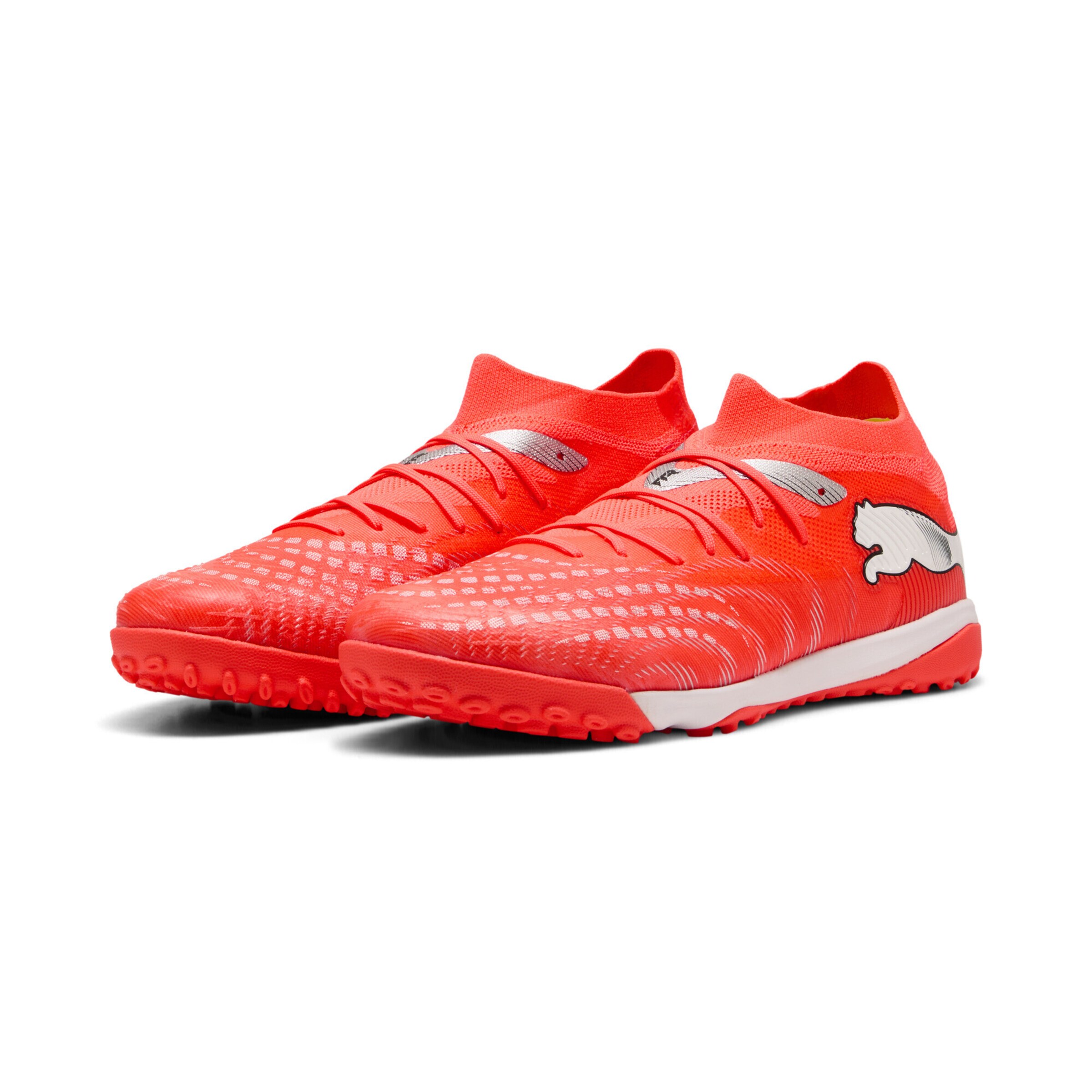 PUMA Soccer shoe 'Future 9 Match' in Red