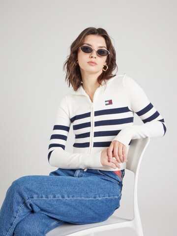 Tommy Jeans Tepláková bunda - biela