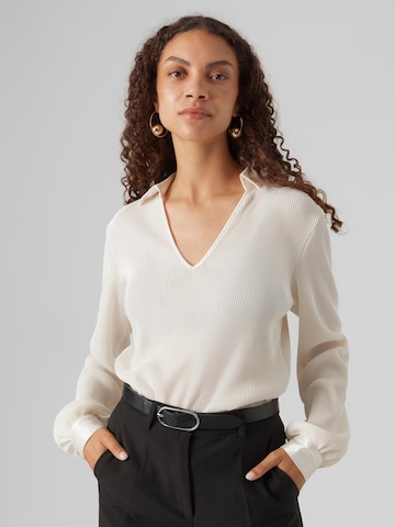 Vero Moda Tall Blouse 'Avi' in Beige: voorkant