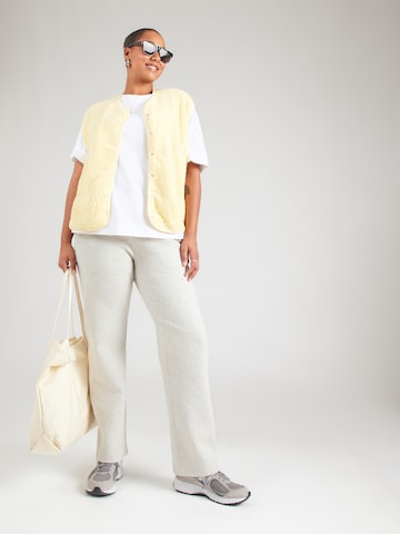 Vestă 'PCKATTY' de la PIECES Curve pe galben