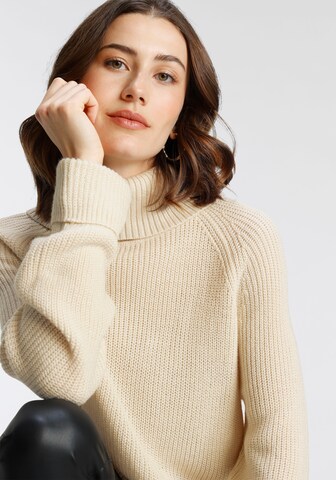 AJC Pullover in Beige