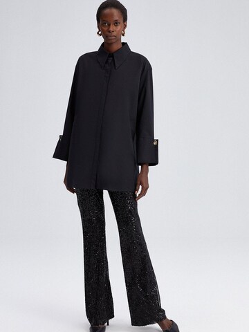 Touché Privé - Camiseta 'Poplin Shirt With Wide Cuff' en negro