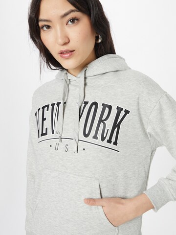 b.young Sweatshirt 'UNITA' in Grau