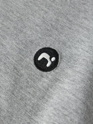 NAME IT Μπλουζάκι 'NKMVIMO' σε γκρι