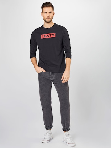 LEVI'S ® Shirt 'Relaxed Long Sleeve Graphic Tee' in Zwart