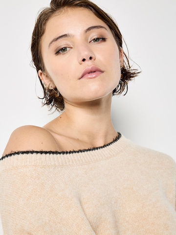 Apricot Sweater ' ' in Grey