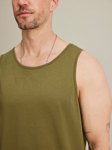 Tricou 'Thore' de la DAN FOX APPAREL pe verde