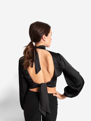 THE-ARE - Blusa em preto