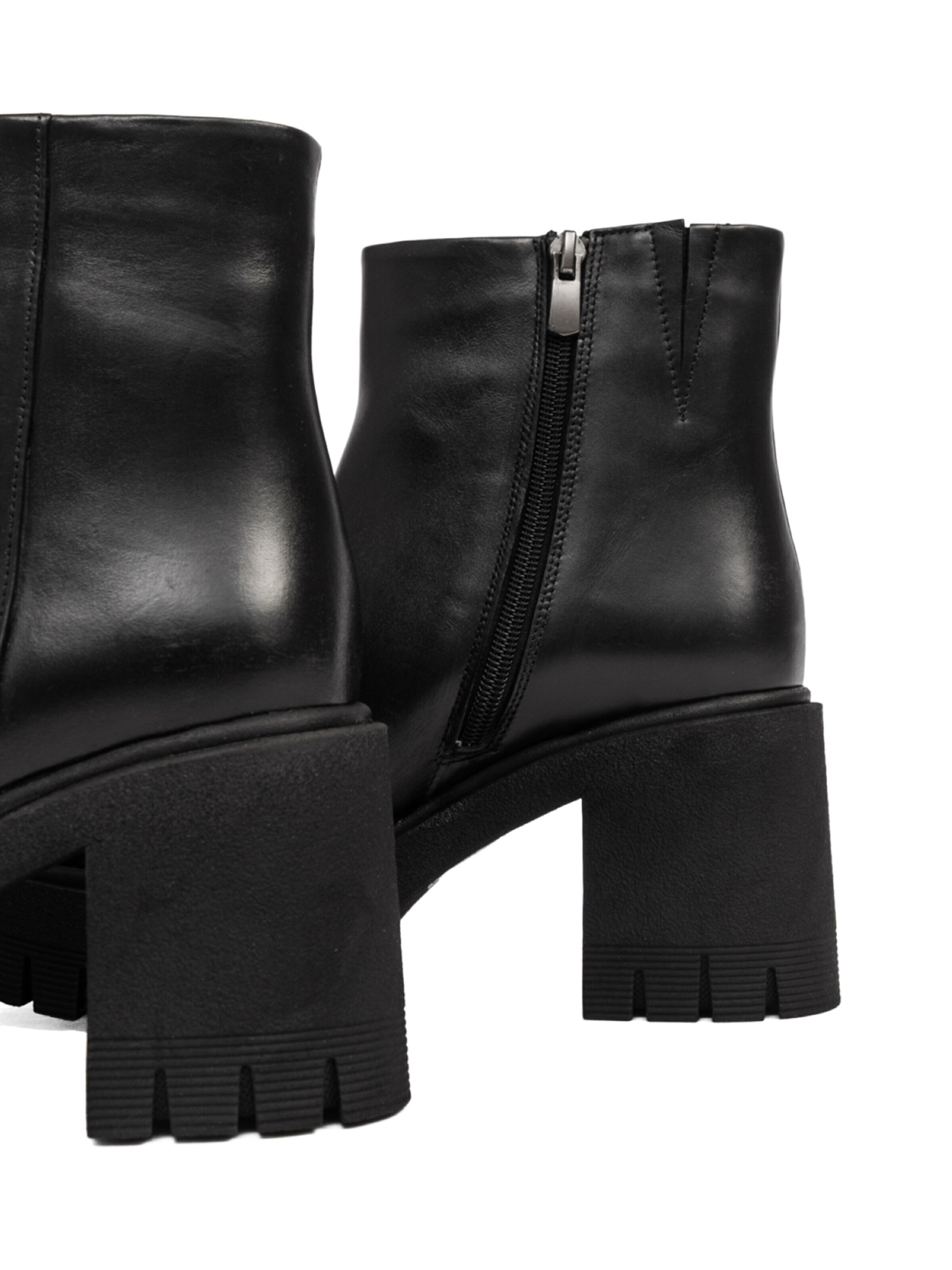 L'Arte Milano Boots in Black