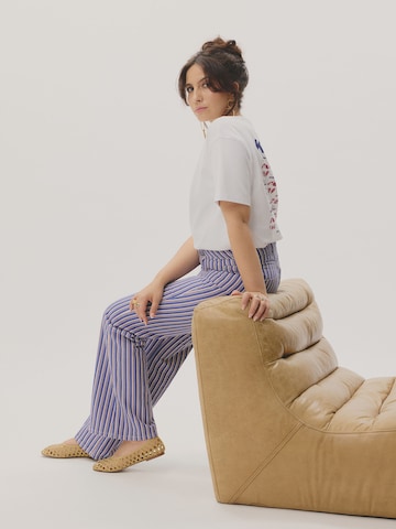 KAVAZI Regular Jeans in Red