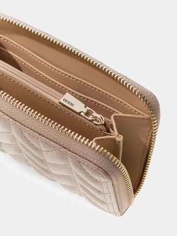 GUESS Portemonnaie 'Cheryl' in Beige