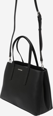 Calvin Klein Schultertasche in Schwarz: predná strana