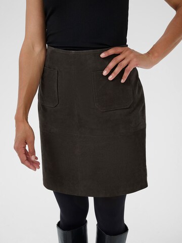 Kaffe - Falda en negro