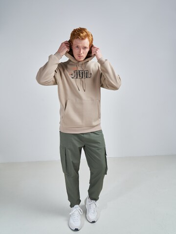 Sweat-shirt 'Ilja' ABOUT YOU x Swalina&Linus en beige