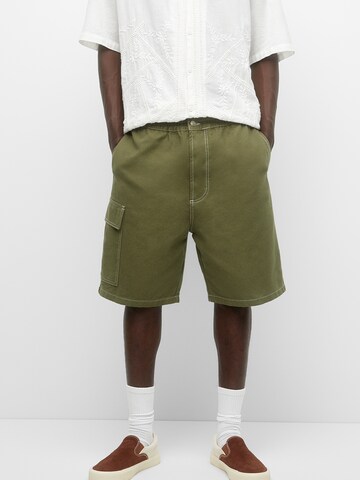 regular Pantaloni cargo di Pull&Bear in verde: frontale