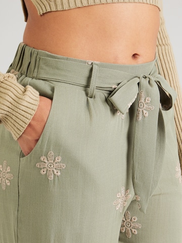 Hailys Wide Leg Laskoshousut 'Ci44ne' värissä vihreä