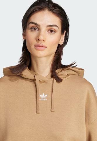 ADIDAS ORIGINALS - Sudadera 'Essentials' en marrón