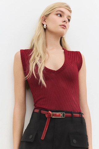 No Matter What Top in Rot: Vorderseite