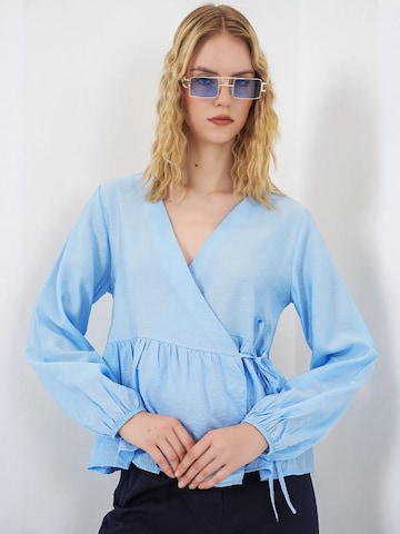 Bigdart Blouse in Blauw: voorkant