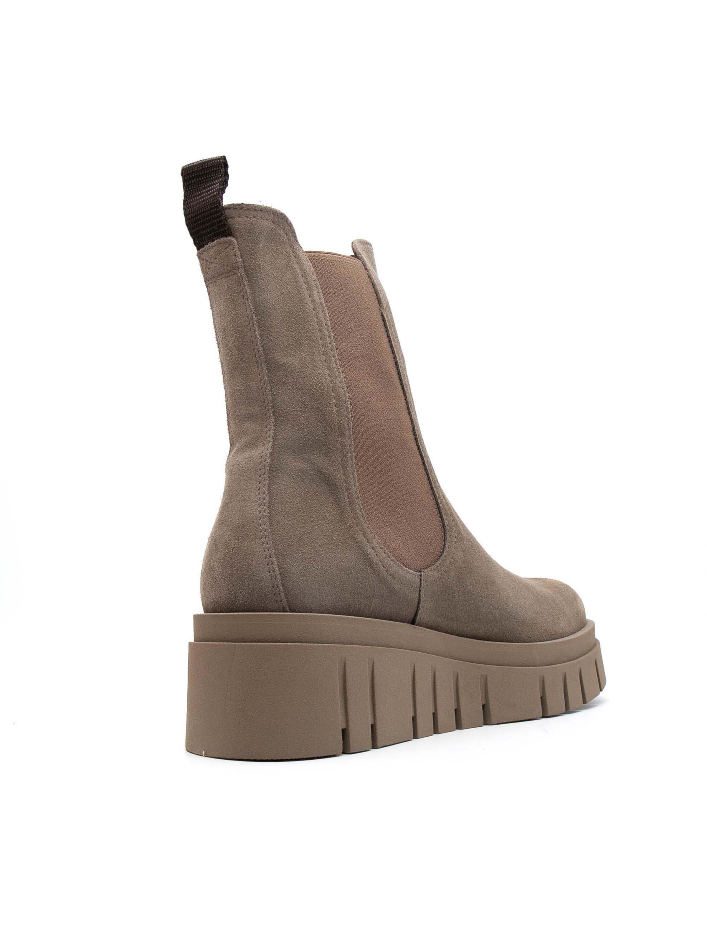 Boots chelsea di Nero Giardini in beige