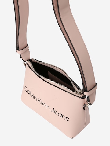 Calvin Klein Jeans - Bolso de hombro en rosa