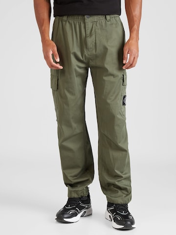 Regular Pantaloni cu buzunare 'Essential' de la Calvin Klein Jeans pe verde: față