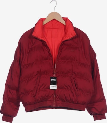 LEVI'S ® Jacke M in Rot: Vorderseite