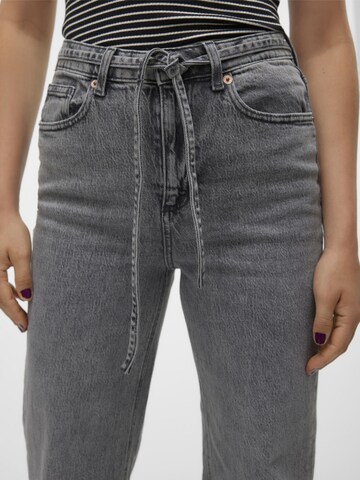 VERO MODA Wide leg Jeans 'TESSA' in Grijs