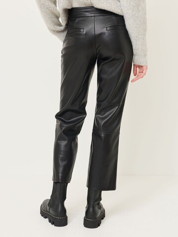 Regular Pantalon Tamaris en noir