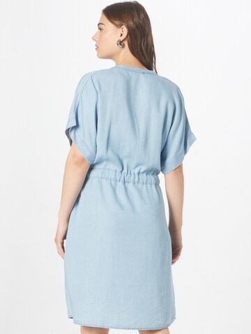 SOAKED IN LUXURY - Vestido camisero 'Rowe' en azul