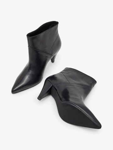 Bianco Ankle Boots 'GIDA' in Schwarz