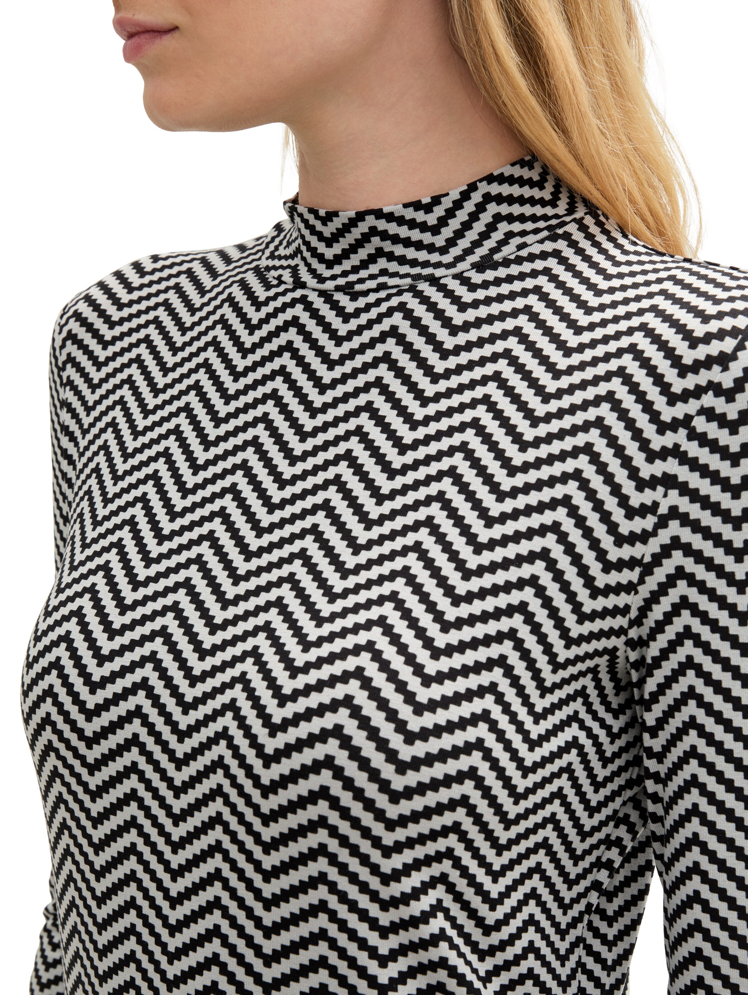 Tricou de la TOM TAILOR pe negru